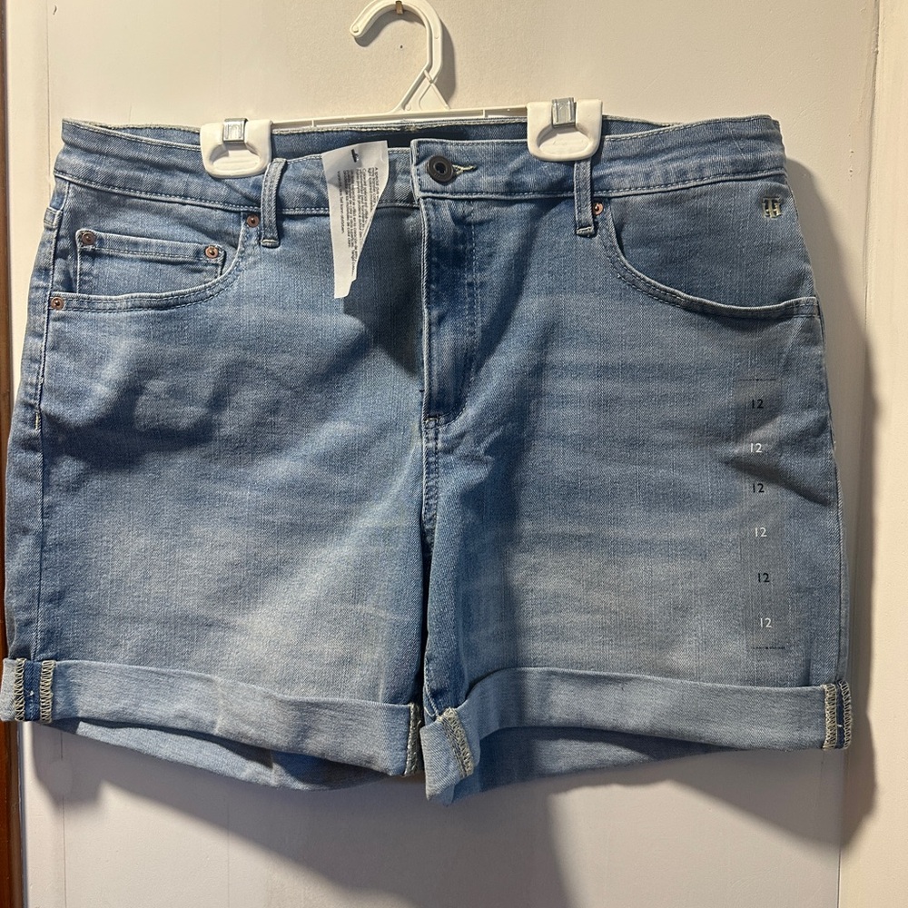 Tommy Hilfiger Light Wash Denim Cuffed Women's Shorts
